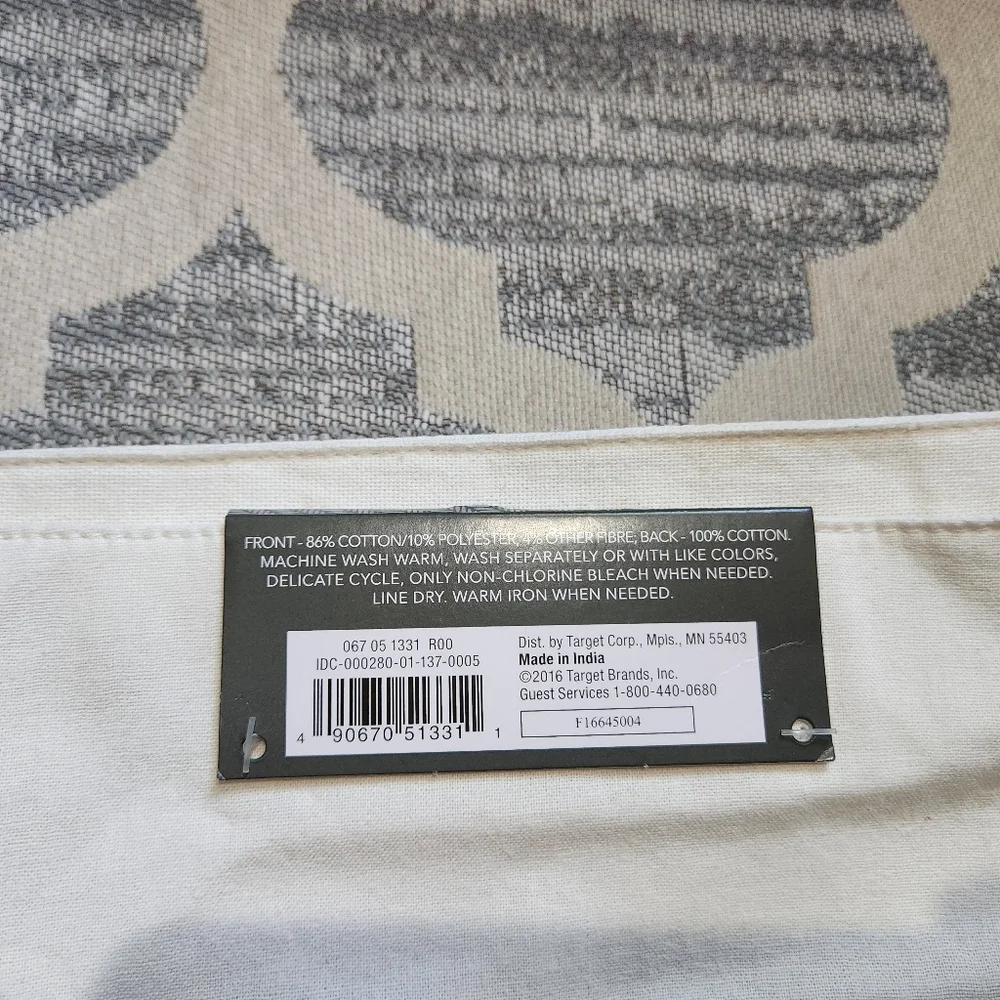NEW Threshold Placemats machine washable (bundle of 8) off-white